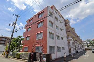 メゾン箕面青松園前2番館の外観（北東側から）