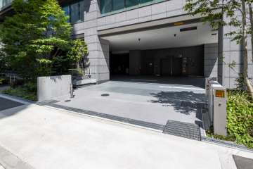 駐車場出入り口