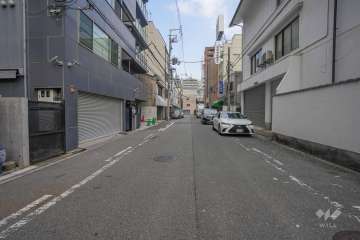 敷地南側の前面道路