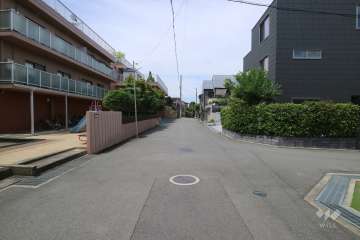 敷地南側の前面道路