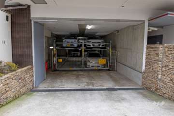 敷地内駐車場（屋内機械式）　