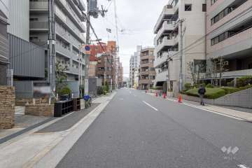 敷地北側の前面道路