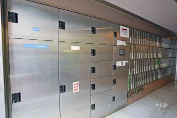 宅配ボックスと共用ポスト