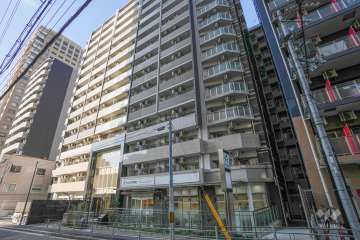 エステムプラザ大手前エヴァースの外観（南東側から）