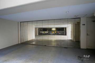 駐車場の出入り口（リングシャッター付き）