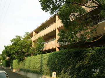 ファミーユ千里東棟