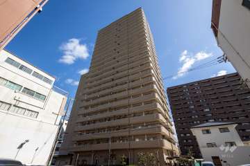 キングマンション心斎橋東の外観（南西側から）