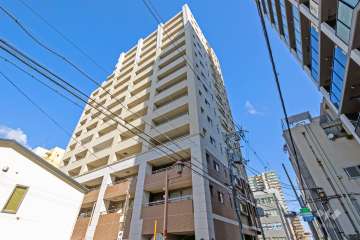 グランアッシュ谷町六丁目ピークスの外観（南東側から）