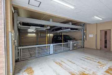敷地内駐車場（屋内機械式）