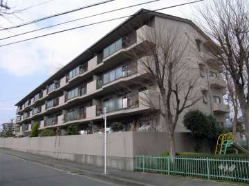 ドムール千里の外観（南東側から）