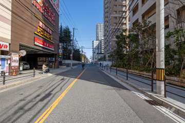 敷地北側の前面道路