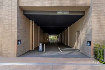 駐車場の出入り口（ロボットゲート付き）