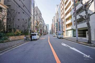 敷地北側の前面道路（東側から）