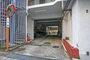 駐車場の出入り口