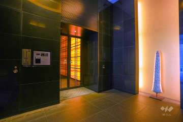 エントランスはオートロック付きです。