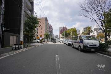 敷地北側の前面道路（東側から）