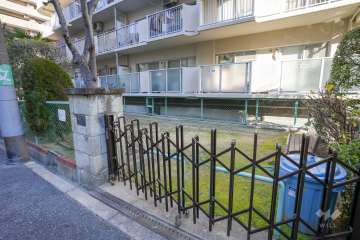 敷地西側にある公園