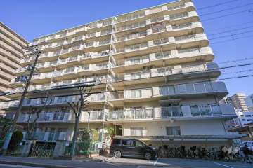 シャルマンコーポ第２谷町の外観（南西側から）