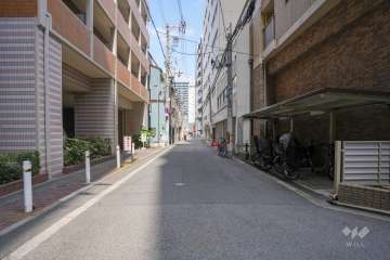 敷地東側の前面道路