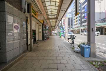 敷地東側の前面道路