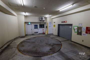 敷地内駐車場（屋内機械式）