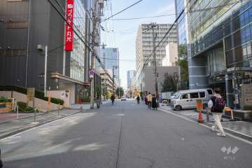 敷地の北側前面道路（東側から）