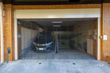 駐車場の出入り口（リングシャッター付き）