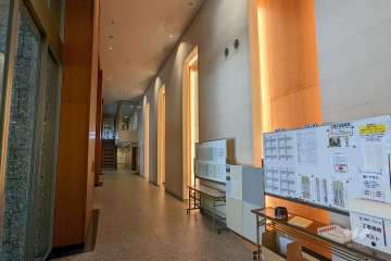 エントランスホール