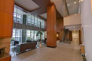 エントランスホール