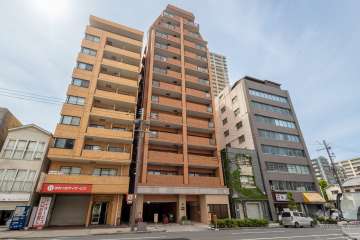 ファミール上町台パークサイドの外観（南東側から）