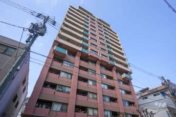 ファミール心斎橋EASTの外観（南西側から）