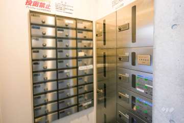 宅配ボックスと共用ポスト