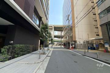 敷地東側の前面道路