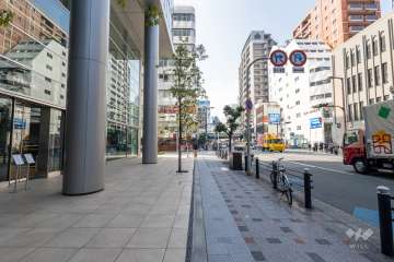 敷地北側の前面道路（東側から）