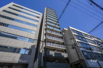 プレサンスロジェ堺筋本町の外観（南西側から）