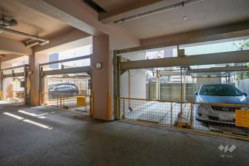 敷地内駐車場（屋内機械式）