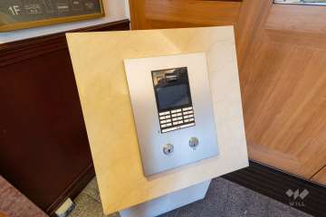 エントランスはオートロック付きです。