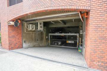 敷地内駐車場（屋内機械式）