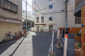 敷地東側の前面道路