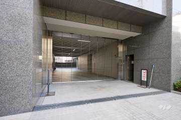 駐車場の出入り口（リングシャッター付き）