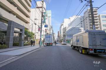 敷地南側の前面道路