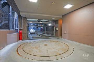 敷地内駐車場（屋内機械式）