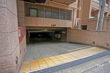 駐車場の出入り口