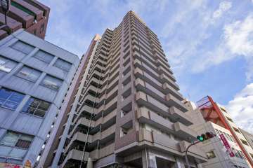 ロイヤル谷町タワーの外観（北西側から）