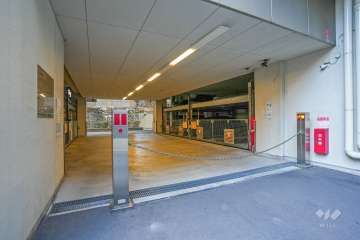 敷地内駐車場（屋内機械式・ロボットゲート付き）