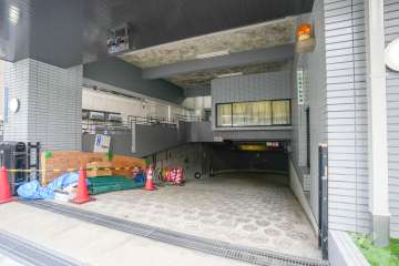 駐車場の出入り口　