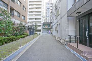 敷地西側前面道路（北側から）