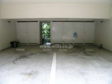 駐車場とトランクルーム