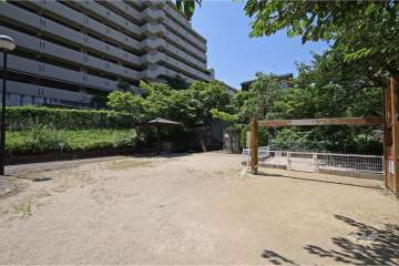 敷地内の広場