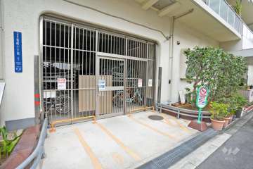 屋内に設けられた駐輪場